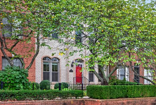 993 Star Shoot Pkwy, Lexington, KY, 40509-4480 | Card Image