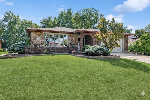 2417 Green Valley Rd, Darien, IL, 60561-4367 | Card Image