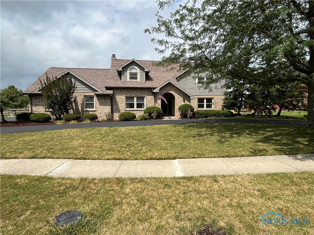 Cobblestone Dr, Findlay, OH 45840
