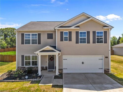 218 Birch Tree Way, Mayodan, NC, 27027-8291 | Card Image