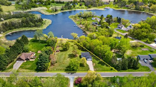 33067 Nueman Trl, Lindstrom, MN, 55045-9122 | Card Image