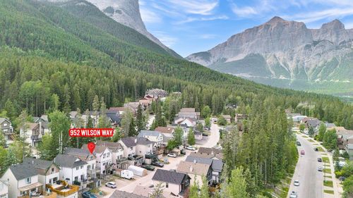 952 Wilson Way, Canmore, AB, T1W2Z4 | Card Image