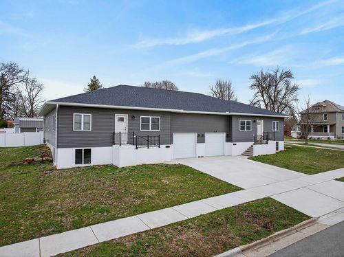 1425 21st St, Monroe, WI, 53566-2908 | Card Image