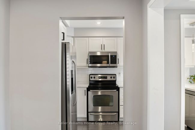 173 W Oak Trail, House attached with 3 bedrooms, 3 bathrooms and 1 parking in Kitchener ON | Image 20