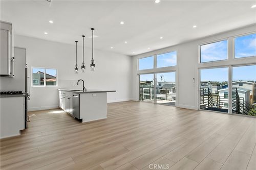 c-913 W Balboa Blvd, Newport Beach, CA, 92661-1081 | Card Image