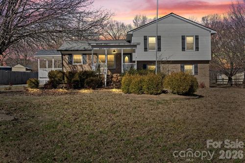 309 Catawba Cir N, Matthews, NC, 28104-5113 | Card Image