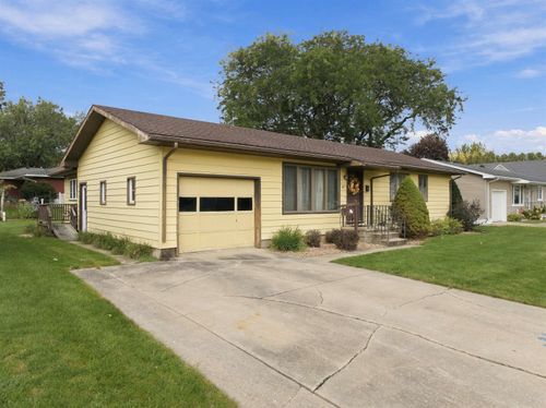 417 N Maple Street, Sumner, IA, 50674 | Card Image