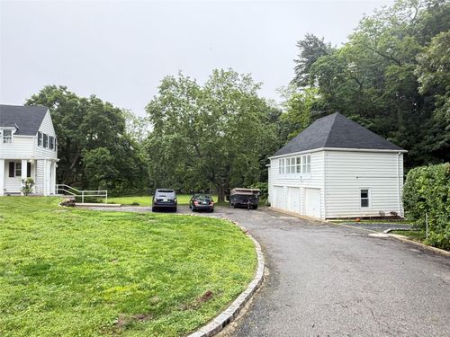 75 Old Tappan Rd, Glen Cove, NY, 11542-1224 | Card Image