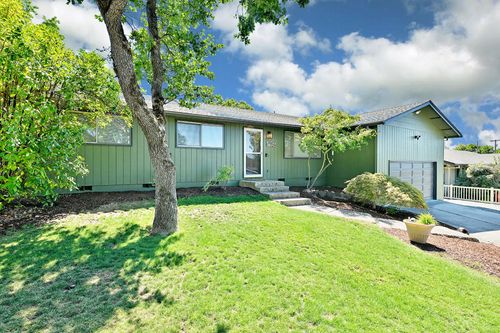 1536 Cambridge Cir, Medford, OR, 97504-6603 | Card Image