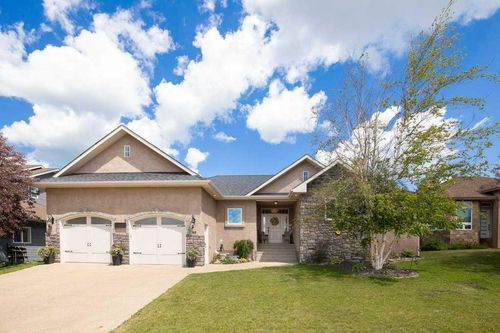 40 Fieldstone Way, Sylvan Lake, AB, T4S2L3 | Card Image