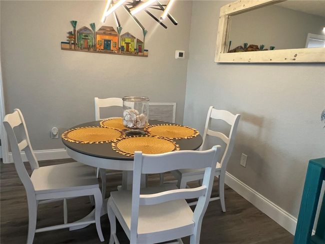 APT-201 - 10216 Regal Dr, Condo with 2 bedrooms, 2 bathrooms and null parking in LARGO FL | Image 5