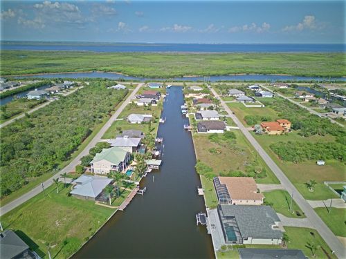 15482 Meacham Cir, Port Charlotte, FL, 33981-3392 | Card Image