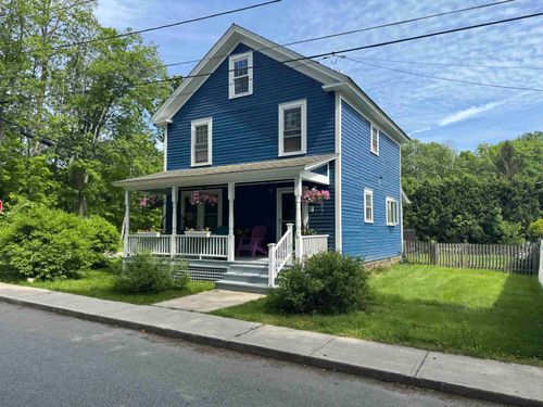 6 Willow St, Brattleboro, VT, 05301-6538 | Card Image