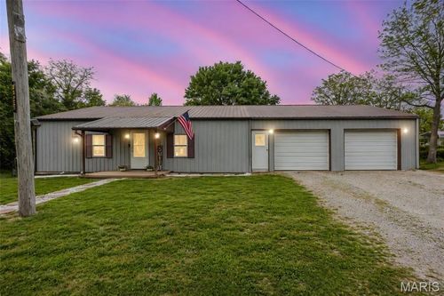 305 E North St, Mulberry Grove, IL, 62262-1161 | Card Image