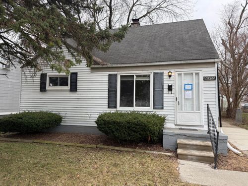24823 Wilmot Ave, Eastpointe, MI, 48021-1353 | Card Image