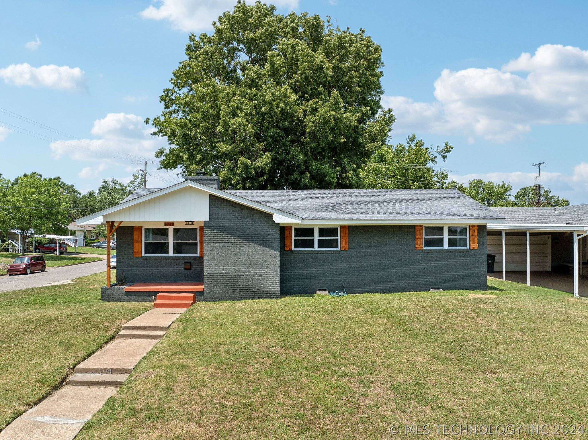 25th Pl, Tulsa, OK 74114
