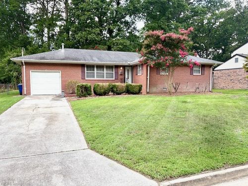 861 Cascade Dr, Newport News, VA, 23608-3232 | Card Image