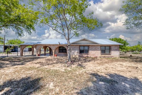 1390 Windmill Rd, Uvalde, TX, 78801-7507 | Card Image