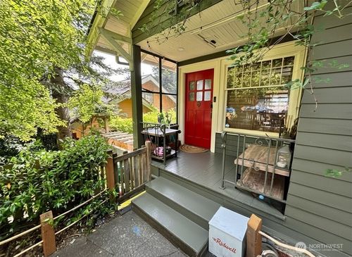 2535 12th Avenue W, Seattle, WA, 98119 | Card Image
