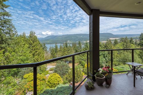 201-5780 Trail Ave, Sechelt, BC, V7Z0K5 | Card Image