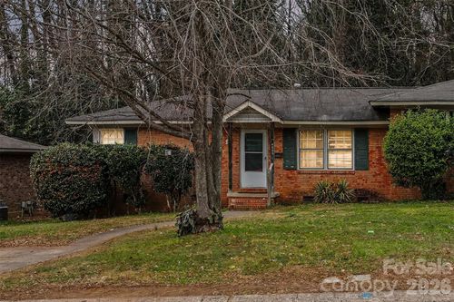 4809 Malibu Dr, Charlotte, NC, 28215-1535 | Card Image