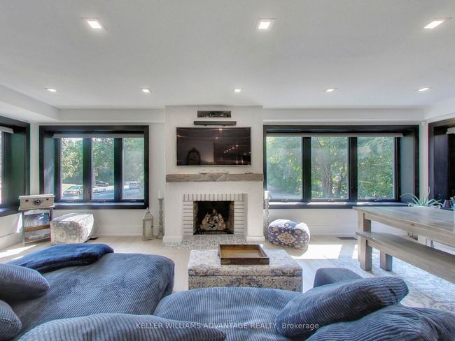 854 Royal York Rd, House other with 3 bedrooms, 3 bathrooms and 5 parking in Etobicoke ON | Image 8