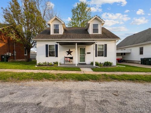 308 Walnut St, Waterloo, IL, 62298-1462 | Card Image