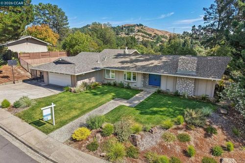 445 Kingsford Dr, Moraga, CA, 94556-2124 | Card Image
