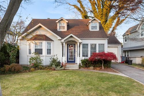 55 Robbins Ave, Amityville, NY, 11701-3505 | Card Image