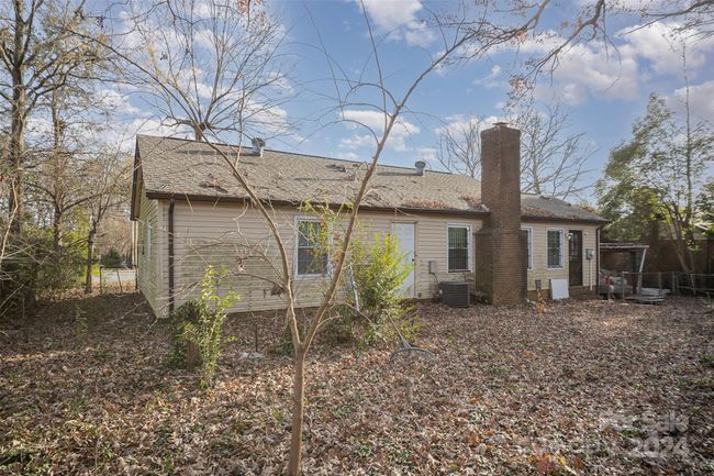 6619 The Plz, House other with 3 bedrooms, 2 bathrooms and null parking in Charlotte NC | Image 7