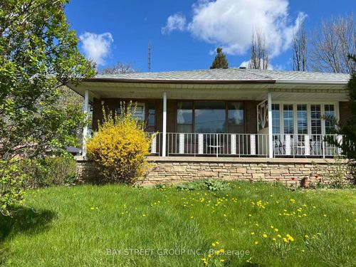 2 Slidell Cres, North York, ON, M3A2C4 | Card Image