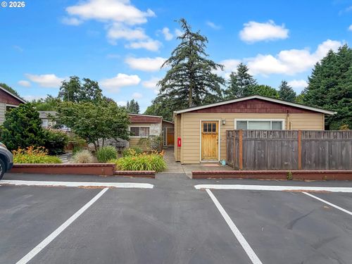 122 Se 73rd Ave, Portland, OR, 97215 | Card Image
