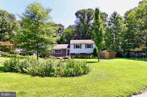 9813 Brightlea Dr, VIENNA, VA, 22181-6004 | Card Image
