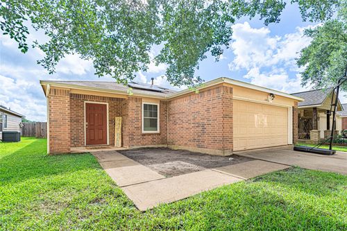 2211 Pine Croft Dr, Humble, TX, 77396-6205 | Card Image
