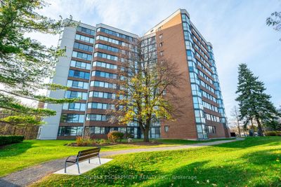 610 - 1230 Marlborough Crt, Condo with 3 bedrooms, 3 bathrooms and 1 parking in Oakville ON | Image 1