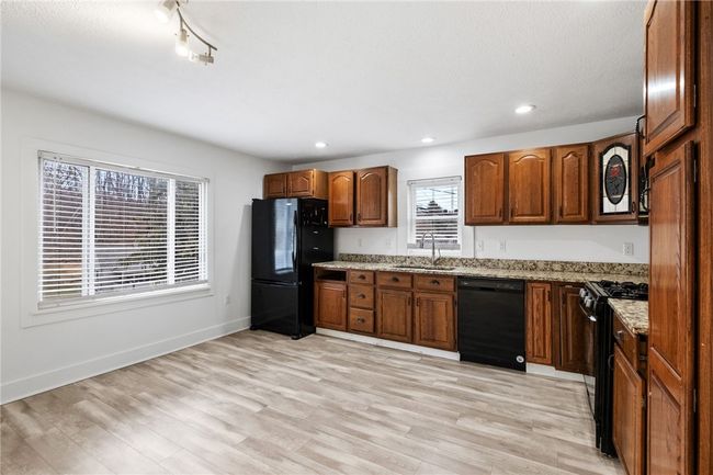 1028 Moon Run Rd, House other with 3 bedrooms, 3 bathrooms and 4 parking in Mc Kees Rocks PA | Image 12