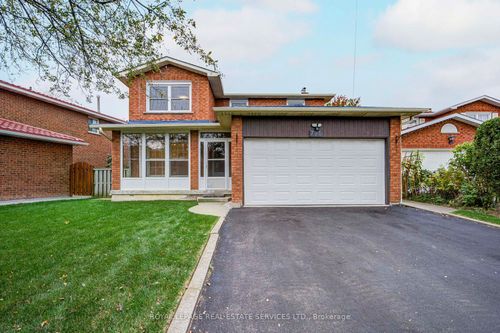 796 Buckingham Crt, Mississauga, ON, L5C4M3 | Card Image