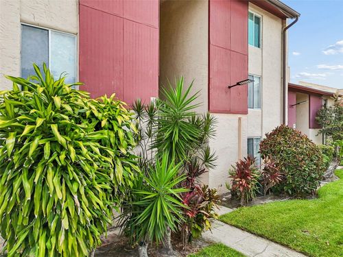 197-3841 S Lake Dr, TAMPA, FL, 33614-2077 | Card Image