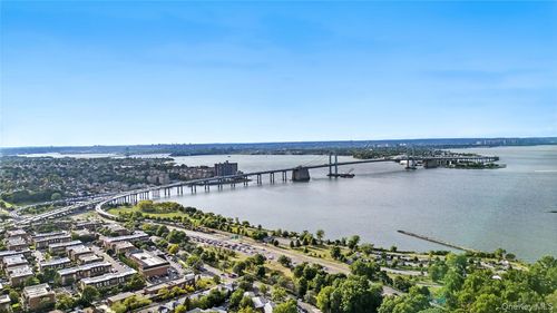 177-15 212th St, Bayside, NY, 11360-1109 | Card Image