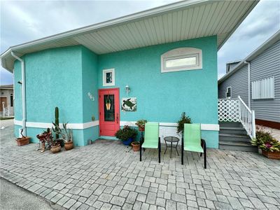 963 Nettles Blvd, House other with 2 bedrooms, 1 bathrooms and 2 parking in Jensen Beach FL | Image 1