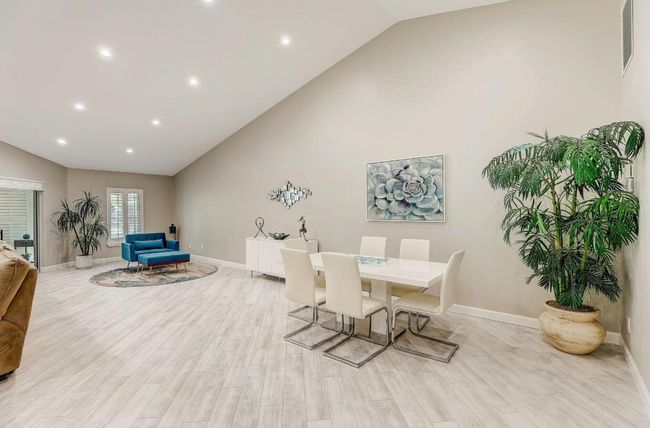6778 Versailles Ct, Condo with 2 bedrooms, 3 bathrooms and null parking in Lake Worth FL | Image 9
