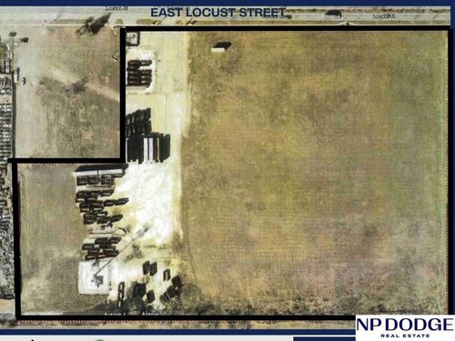 13th Locust St, Carter Lake, IA, 51510 | Card Image