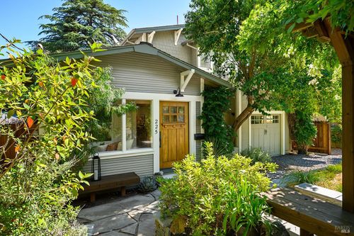 225 Dutton Ave, Sebastopol, CA, 95472-3615 | Card Image