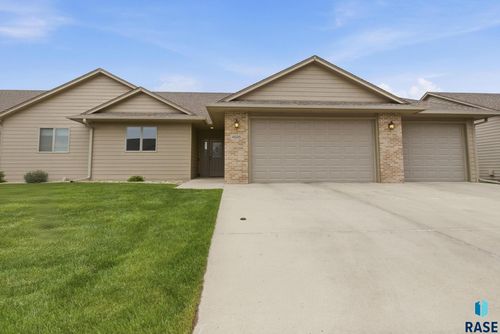 4505 E Kearney Pl, Sioux Falls, SD, 57110-4605 | Card Image