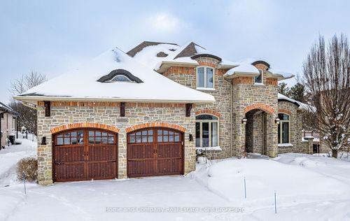 17 Sir Adam Beck Rd, Stratford, ON, N5A8B8 | Card Image