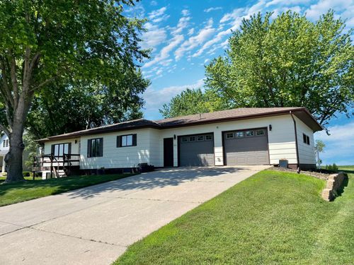 402 S Range Rd, Springfield, MN, 56087-1112 | Card Image