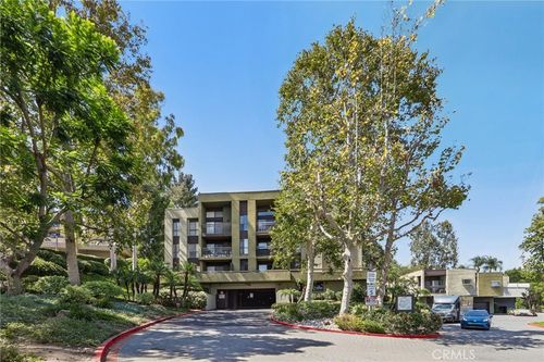 122-898 Temple Ter, Los Angeles, CA, 90042-5032 | Card Image