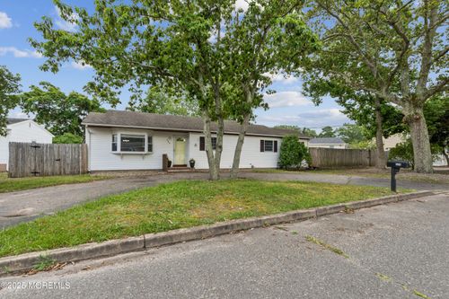 384 18th Ave, Brick, NJ, 08724-2248 | Card Image