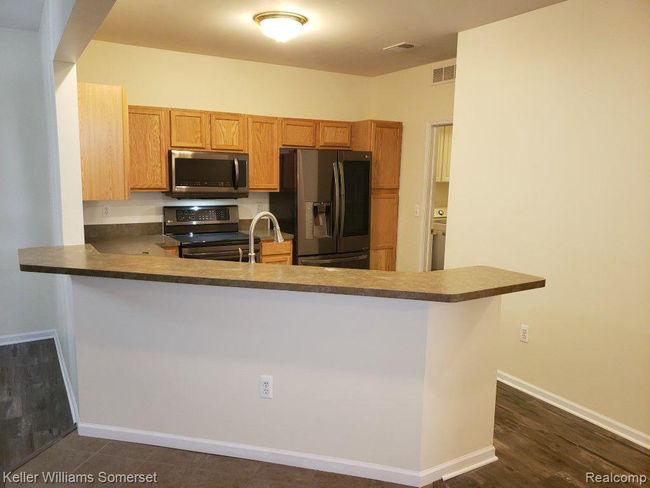 15268 Yale Dr, Condo with 2 bedrooms, 2 bathrooms and null parking in Clinton Twp MI | Image 4