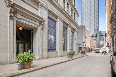 401 - 306 4th Ave, Condo with 2 bedrooms, 2 bathrooms and null parking in Downtown Pgh PA | Image 2